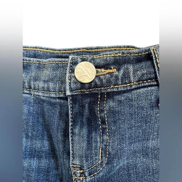 Allen B. By Allen Schwartz Cut Off Denim Shorts with Embroidery - Picture 3 of 11